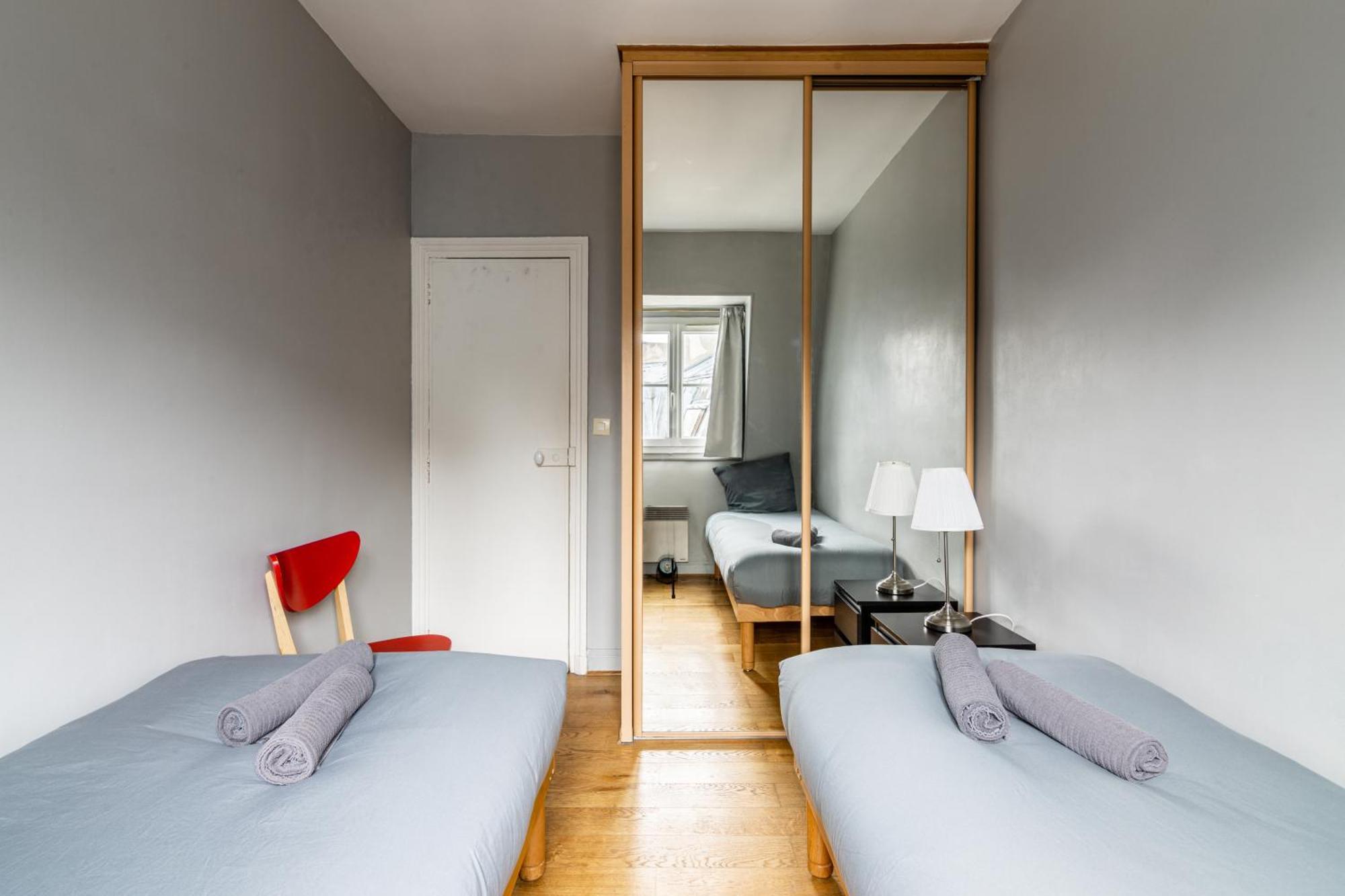 Luxurious 2 Bedroom Tour Eiffel Bourdonnais Free Netflix Париж Экстерьер фото
